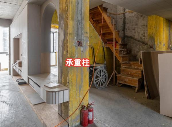 客廳遇到承重柱,難辦!設計師將電視牆延長1.44m,包起來更好看 客廳遇到承重柱,難辦!設計師將電視牆延長1.44m,包起來更好看