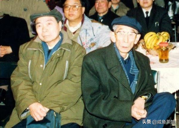 馬三立戲耍郭榮啟劉寶瑞李潔塵,相聲泰斗也是老頑童 馬三立戲耍郭榮啟劉寶瑞李潔塵,相聲泰斗也是老頑童