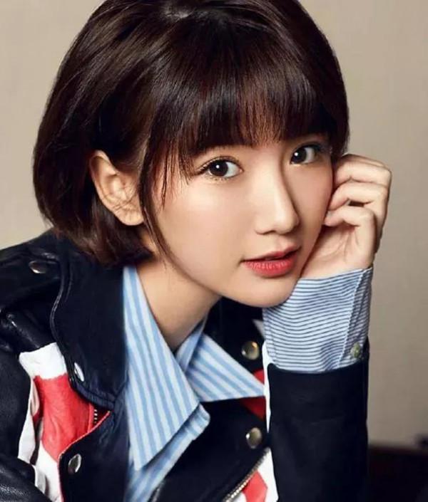 毛曉彤美照一冊，欣賞