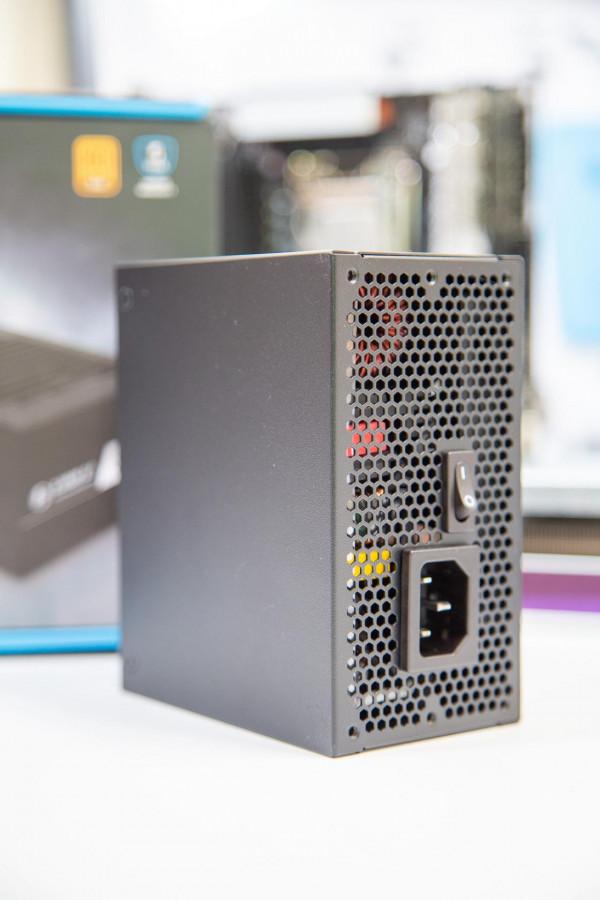 搭建一臺純白主題風格ITX:雙11實用ITX主機搭建分享 搭建一臺純白主題風格ITX:雙11實用ITX主機搭建分享