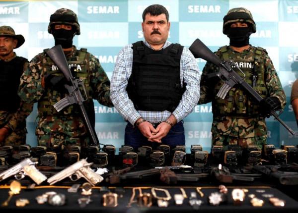 墨西哥：裝甲車撞入監獄，與警察激戰1小時引爆炸彈，救走9名罪犯