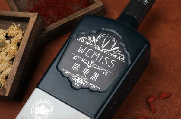 中國式浪漫，也藏在酒杯裡