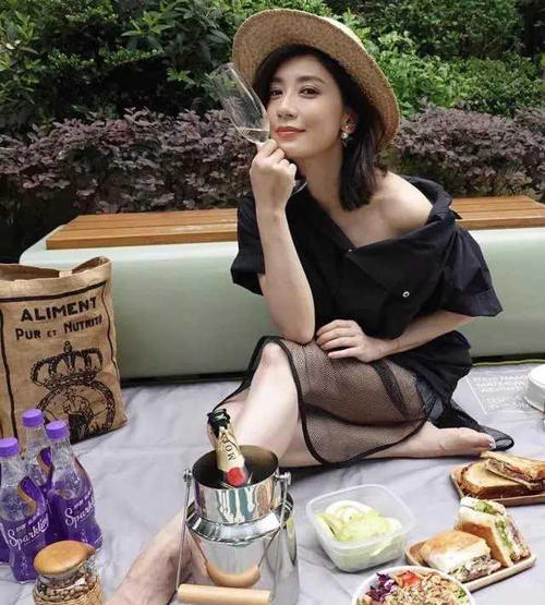 誰說小個子只能走可愛鄰家風,她們不到一米六,不一樣是女神? 誰說小個子只能走可愛鄰家風,她們不到一米六,不一樣是女神?