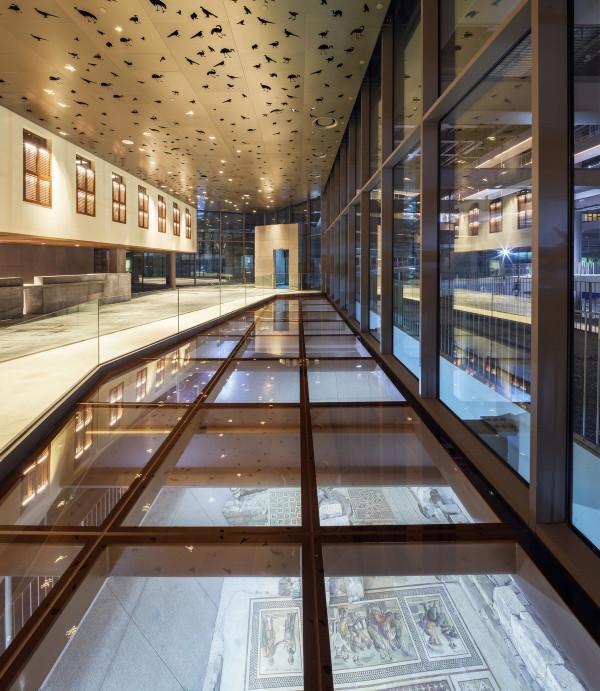 安塔克亞博物館酒店，遺址上架起的酒店