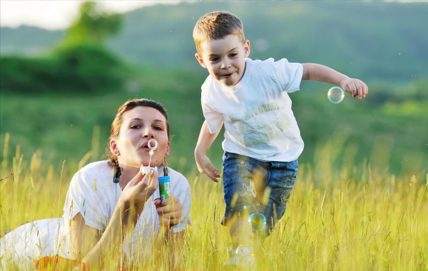 心理學:和母親關係太好的孩子,長大後很難有出息 心理學:和母親關係太好的孩子,長大後很難有出息