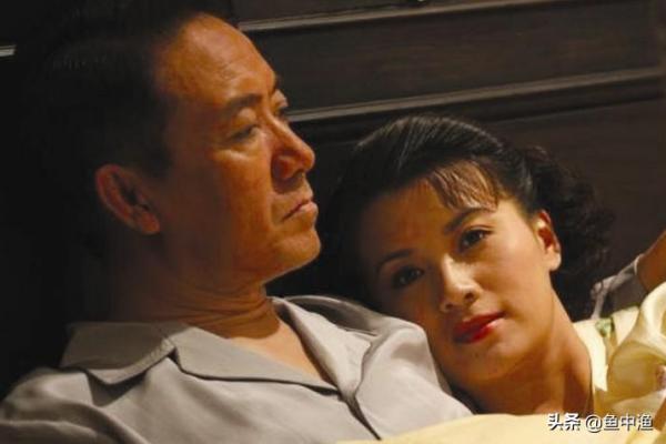 靠《亮劍》走上巔峰的李幼斌，拋棄20年糟糠之妻，迎娶三婚史蘭芽