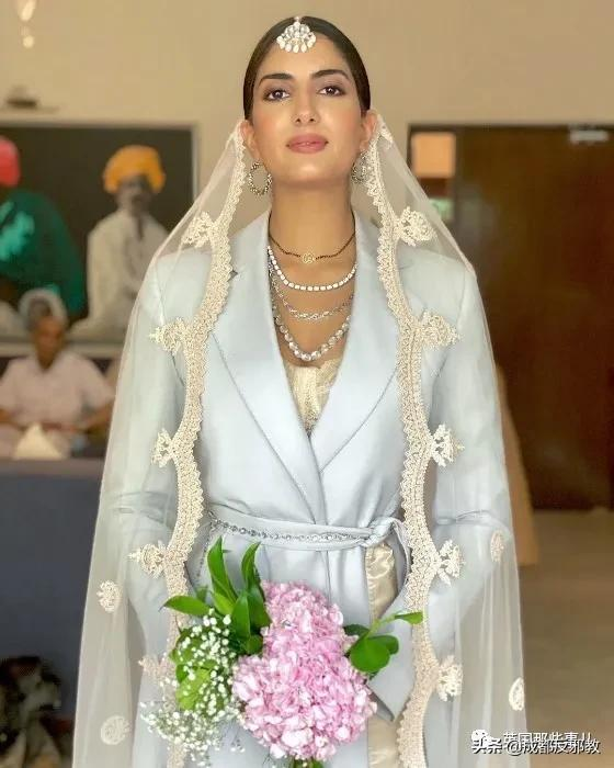 印度一新娘在婚禮上穿西褲被網友狂噴,網友:你應該去自殺 印度一新娘在婚禮上穿西褲被網友狂噴,網友:你應該去自殺