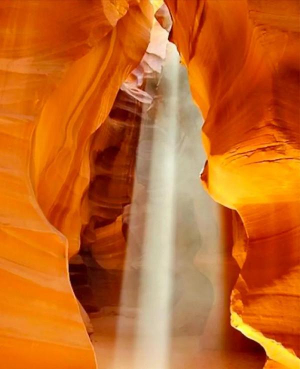 分享：醉美的羚羊峽谷，你見過嗎？大自然的恩賜，奇幻美景