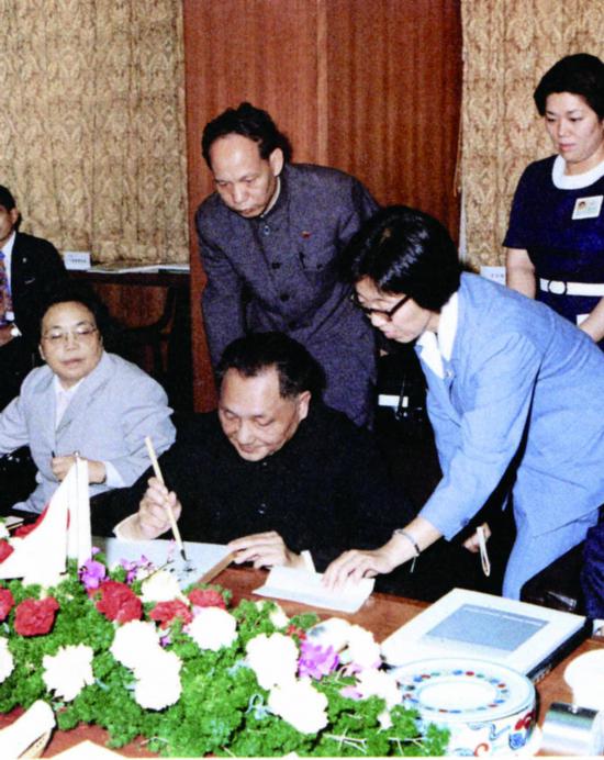 1997年,鄧小平逝世的訊息一經發布,各國媒體都如何評價? 1997年,鄧小平逝世的訊息一經發布,各國媒體都如何評價?