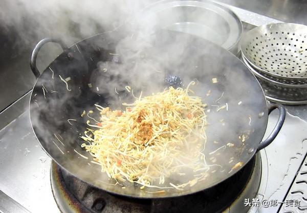 綠豆芽炒肉絲怎麼做不出水,廚師長教你小技巧,清脆爽口又入味 綠豆芽炒肉絲怎麼做不出水,廚師長教你小技巧,清脆爽口又入味