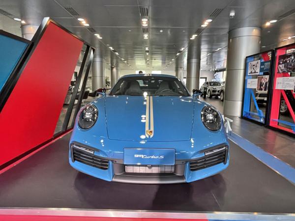 實拍保時捷911Turbo S 20週年限量紀念版