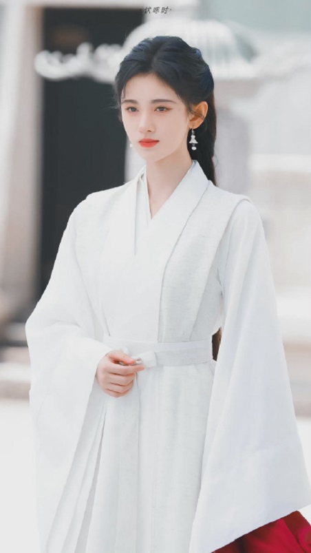 鞠婧禕嘉南傳公主華服劇照，期待認真搞副業的姜保寧