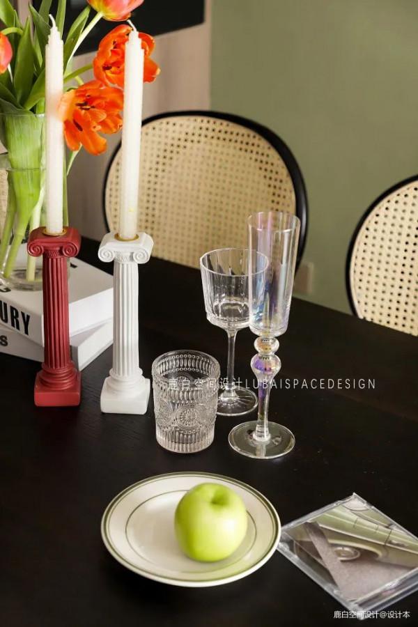 95後小姐姐花18萬，把96㎡傳統精裝房改為優雅復古調之家