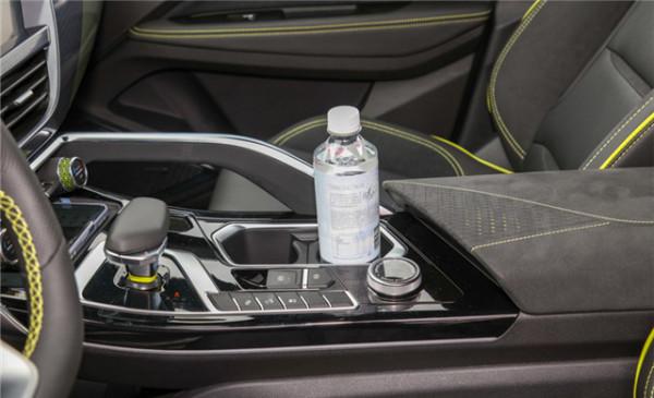 星越S顏值很高,配置豐富,2.0T動力充沛,底盤比本田CR-V有質感 星越S顏值很高,配置豐富,2.0T動力充沛,底盤比本田CR-V有質感