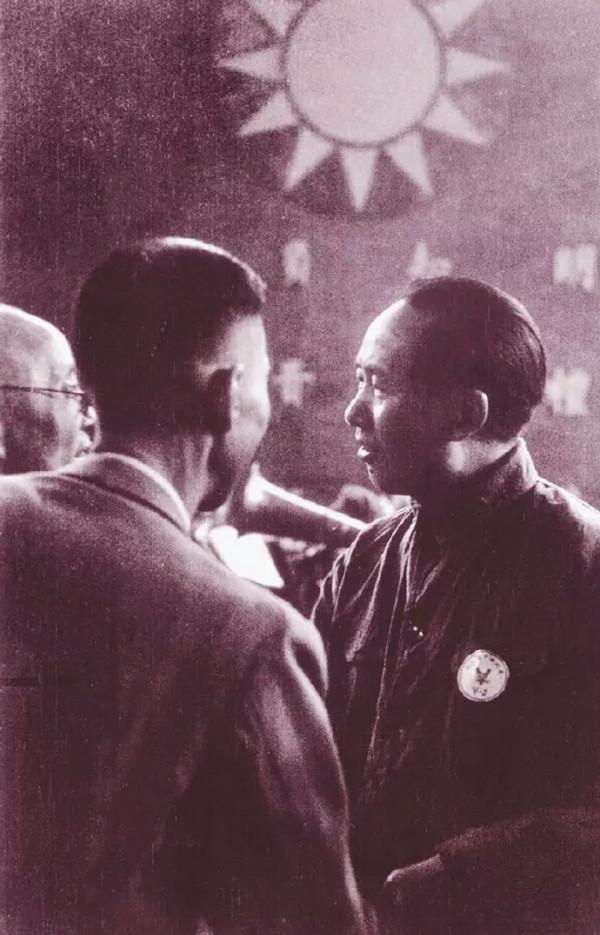 重慶談判時，蔣介石提出讓毛澤東當省長，毛主席問：去哪個省？