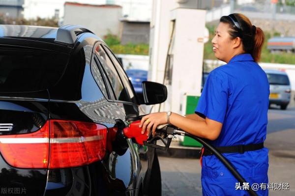 全國油價調整資訊：2次油價大幅下調後，加油站柴油汽油今日價格