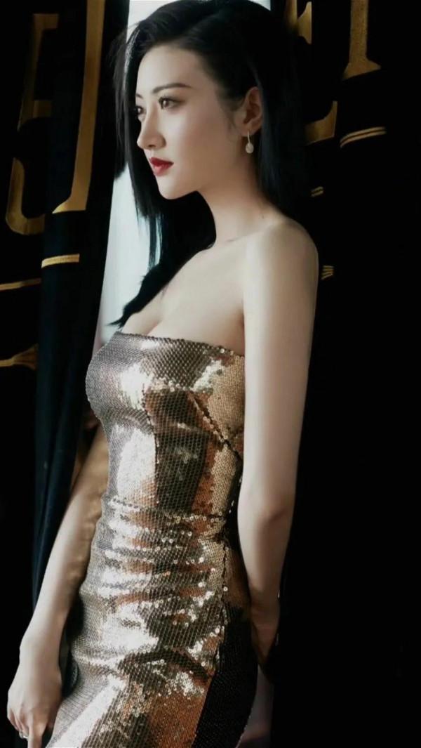 著名演員景甜，真的很甜，美麗大方