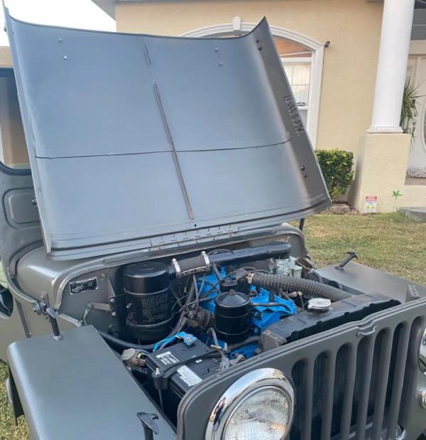 越野車的鼻祖，一塵不染的1950年威利斯吉普車