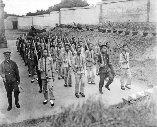 因蘇報案章太炎入獄，鄒容慘死，陳其美刺殺清臣失敗，為何不逃？