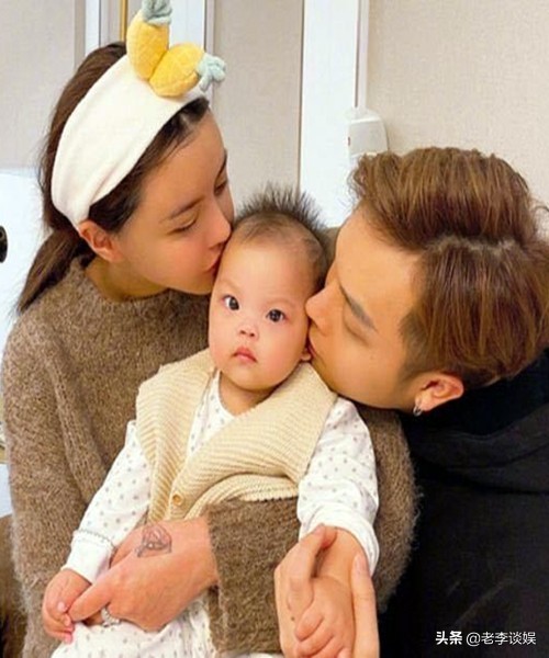 兜兒曬滿月照片，飆升至熱搜首位，年底衝業績嗎？