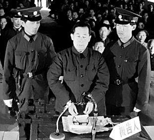 80年代面對“走私狂潮”，陳雲上報後，小平同志如何批示？