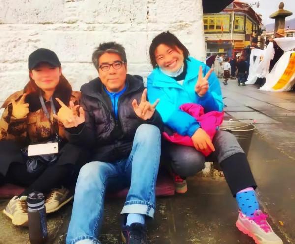 從毛阿敏身價百億60歲老公突然逝去看人間煙火最值得珍惜