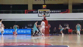 北京首鋼豪取四連勝！三塔無解，王驍輝被晃倒，靜待林書豪