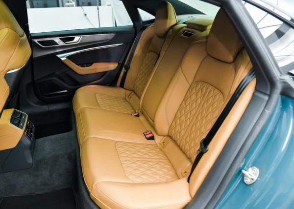 把溜背去掉的奧迪A7L，3&period;0T輕混動力強，但為何不選A8？