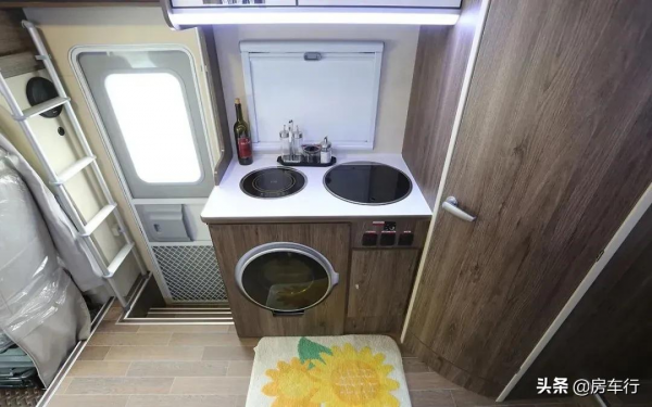 雙拓展，大空間，內外配置豐富齊全，拓銳斯特2021款簡約歐暢房車