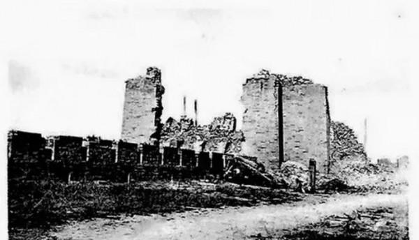 誰最先扒開了北京城牆？