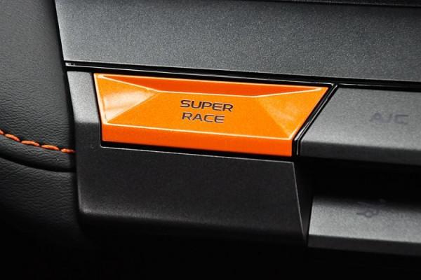 試駕即將上市的長安UNI-V：個性十足 效能更佳