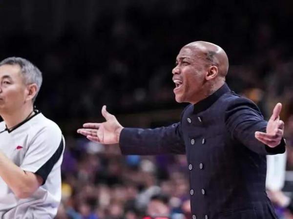 韓德君29分寶刀不老!遼籃豪取三連勝,宏遠官宣喜訊,馬布裡發聲 韓德君29分寶刀不老!遼籃豪取三連勝,宏遠官宣喜訊,馬布裡發聲