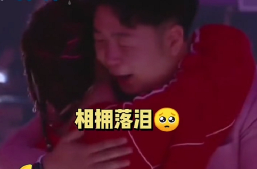 杜海濤吳昕的神仙友情！得知吳昕被淘汰，海濤立馬下臺安慰擁抱她