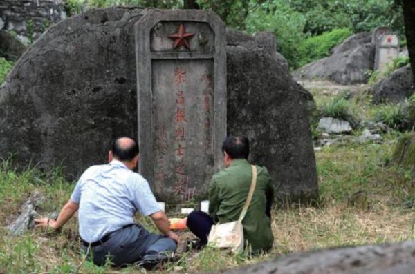 1965年，毛主席急電約見周恩來，接著6萬人神秘消失18年