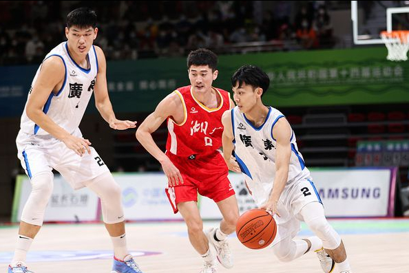 21分鐘17分8助攻，0失誤！廣東最強00後再獻代表作，徐傑太穩了