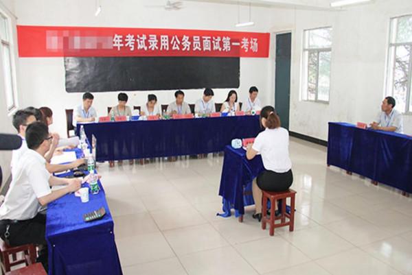 2022鄉鎮公務員招聘條件放寬，增加三不限崗位，專科生機會來了