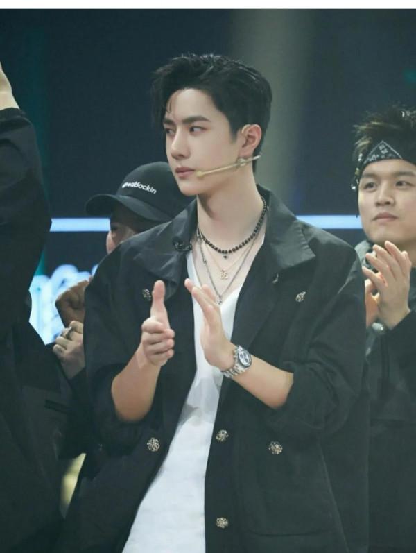 博君一笑看起來不錯的亞子，王一博絕對的氣質顏值爆表