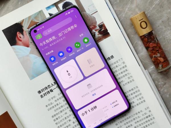2K直屏真我GT2 Pro：質感對得起價格