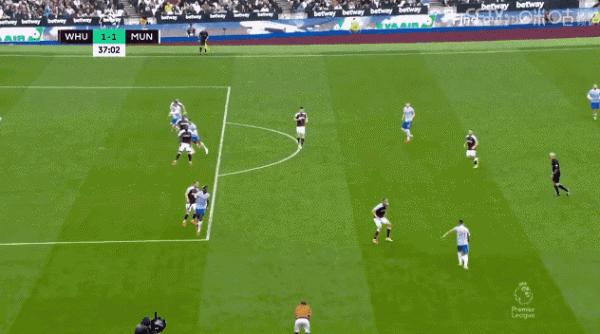 感覺曼聯被裁判針對了！如此點球居然不判……