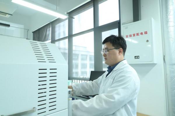 西遷新傳人楊卷：為實現新型儲能碳材料國產化作貢獻