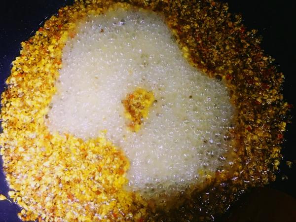 九月桂花香，趁著放假做點桂花醬，香甜誘人無新增，做一次吃半年