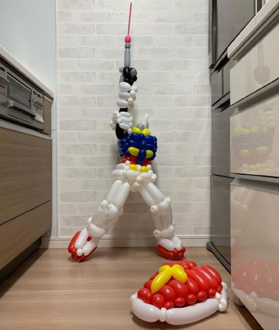 這位大佬太會玩氣球了,啥動漫角色都能捏出來,JOJO鬼滅都有 這位大佬太會玩氣球了,啥動漫角色都能捏出來,JOJO鬼滅都有