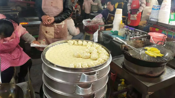 在嵩明減肥真的太難了,畢竟誰能拒絕得了隆源的宵夜呢 在嵩明減肥真的太難了,畢竟誰能拒絕得了隆源的宵夜呢