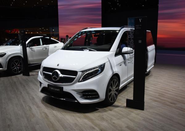 賓士V級新車型,售價61.68萬元 賓士V級新車型,售價61.68萬元