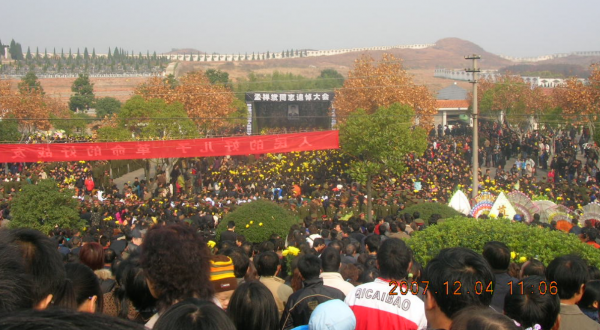 14年前,28歲中國軍人為救跳江女子犧牲,妻女如今過得怎樣? 14年前,28歲中國軍人為救跳江女子犧牲,妻女如今過得怎樣?