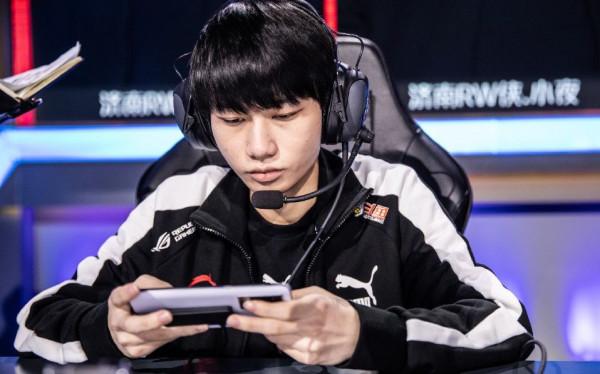 我失去的東西一定要拿回來!小宋重生後想成為最強邊路 我失去的東西一定要拿回來!小宋重生後想成為最強邊路