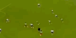 1990年世界盃1/4決賽，萊因克爾臨危救主，非洲雄獅昂首告別