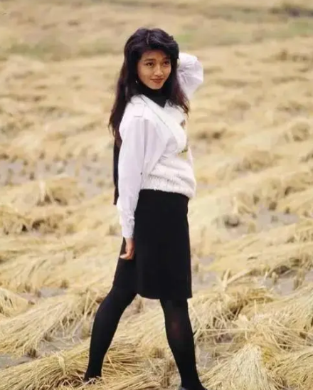 江珊：離婚後瀟灑人間，四度愛上硬漢，現和新丈夫快樂為伴