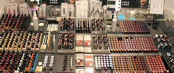 墨爾本80歲老大爺變成網紅美妝博主！他化的妝，無比震撼人心