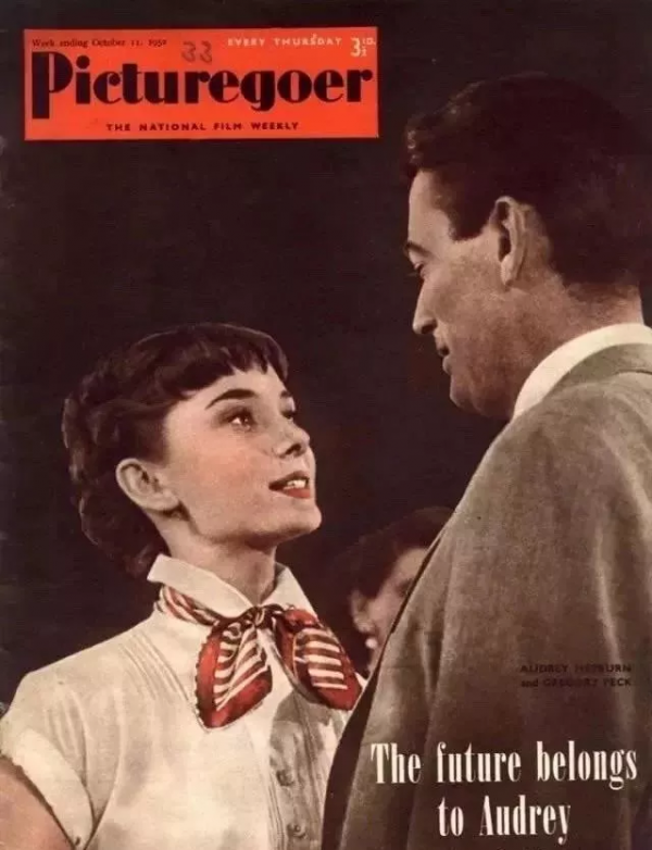 為什麼你一戴絲巾就顯老氣？不懂它的“搭配法則”，難怪顯老10歲